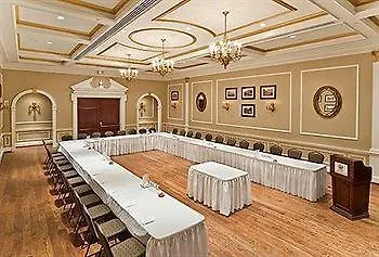 Inn Old Mill Toronto Hotel