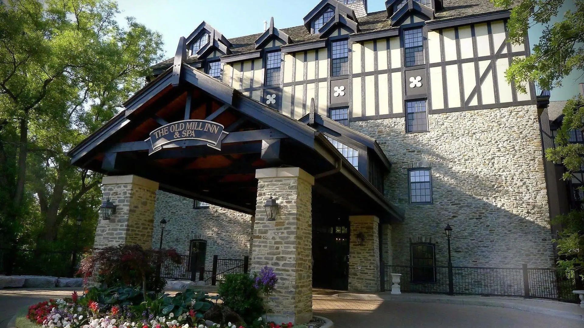 Old Mill Toronto Hotel Inn