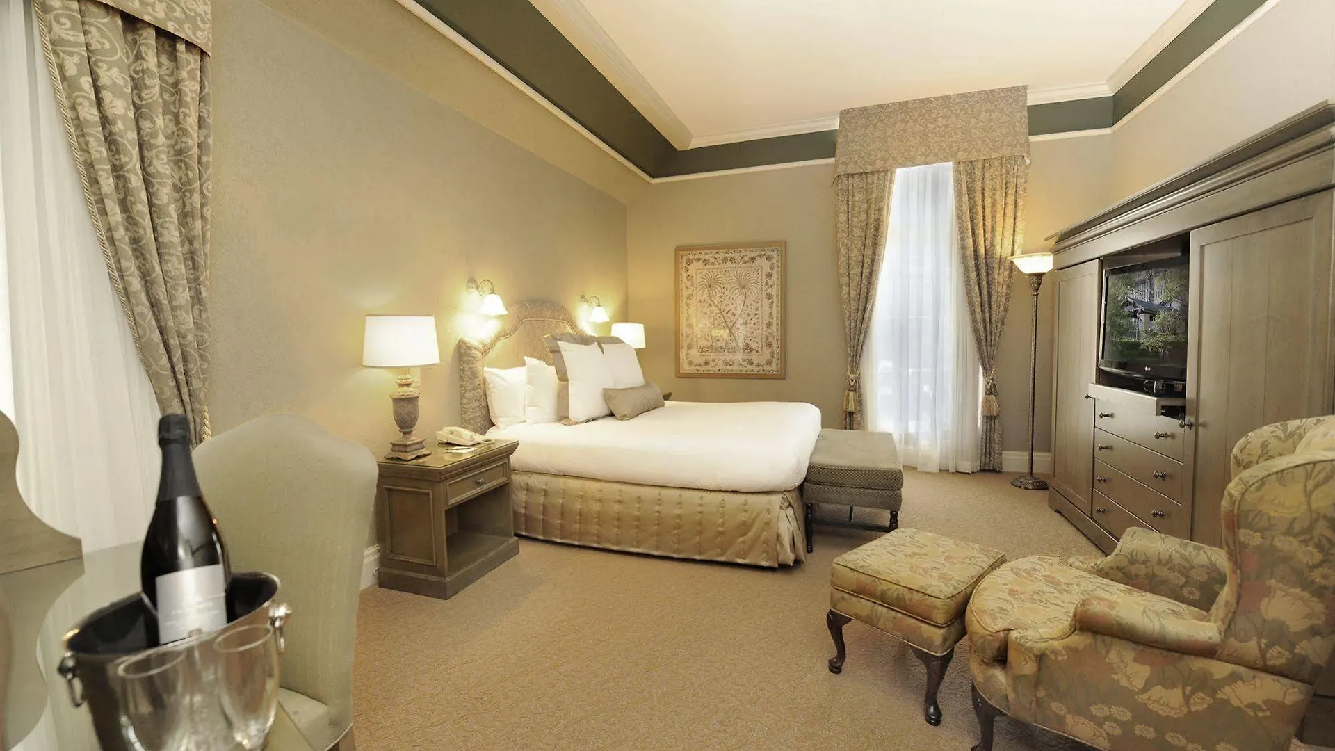 Old Mill Toronto Hotel
